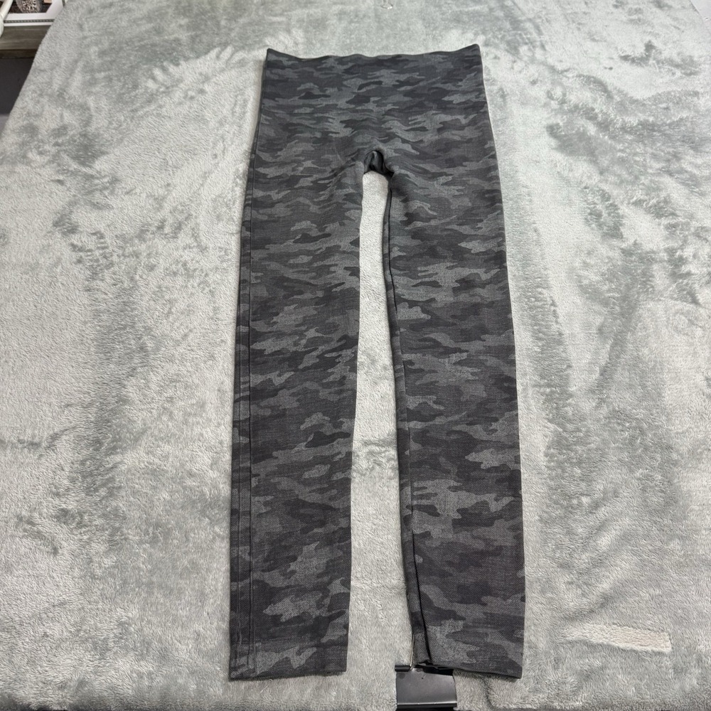 SPANX Look At Me Now Leggings Gray Camo Womens M Gym Workout Running Pilates